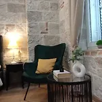 拉娜斯帕拉托公寓酒店
