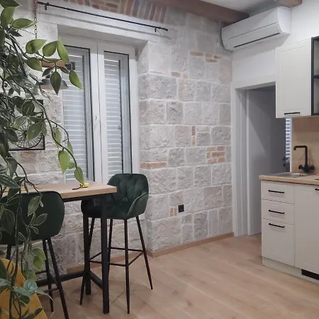 Lana Apartman