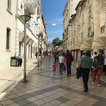 Lana Apartman