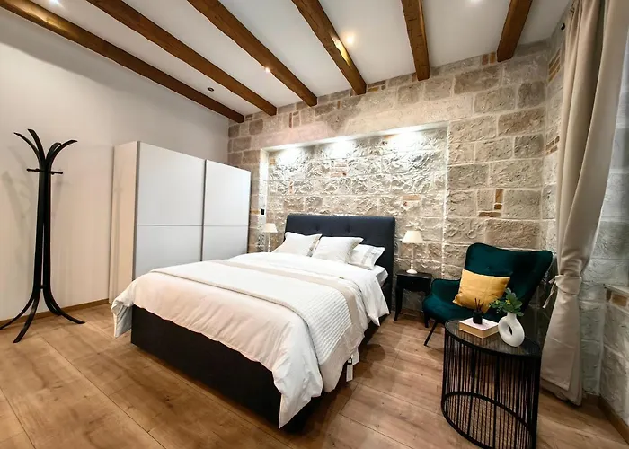 Lana Luxury Apartments- City Center Split Сплит